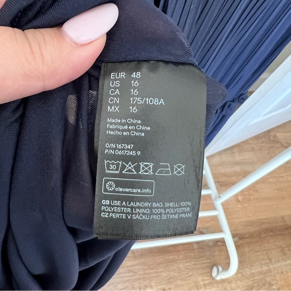 H&M Maxi Dress with Pleated Top - Picture 7 of 7